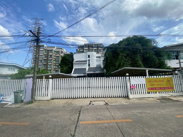 ให้เช่า,เซ้ง,ขาย บ้าน ทำสำนักงาน -ลาดพร้าว ซอย8 ทำเลทอง ใจกลางเมือง ใกล้ MRT โทร 0906360022